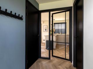 Beautiful villa on the water in Friesland - 4