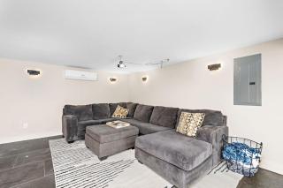Unique 4BR Into The Woods - Fire Pit home - Independence - 1