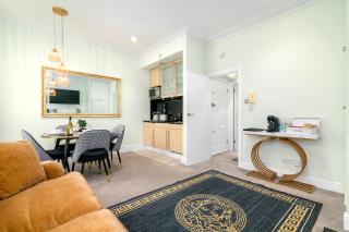 Cosy flat 5 min from Holland Park station! London - 2