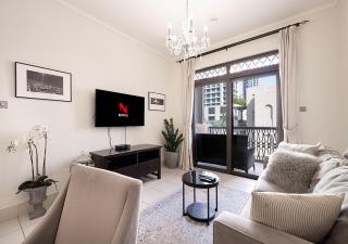 Luxury 1-Bedroom Apartment, 5 Min to Dubai Mall - Dubai - 9