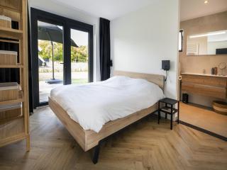 Beautiful villa on the water in Friesland - Sint Nicolaasga - 0