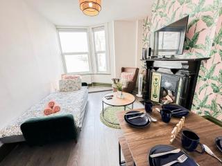 2 Bedroom Flat with indoor fireplace in Shepherds Bush, near White City - Londra - 7