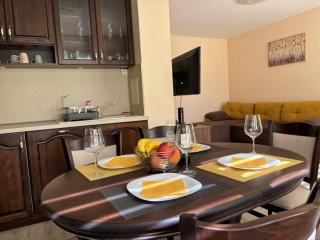 GRAND APARTMENT BOGORIDI - top center near to sea and sea garden - Boergas - 4
