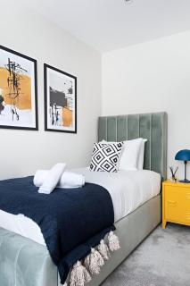 Vibrant Urban Escape, Family Friendly - Sleeps 8! - 1