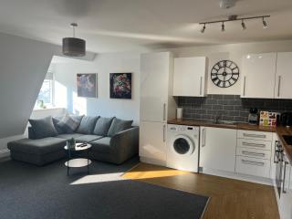 The Nook - Town Centre Apartment - 1