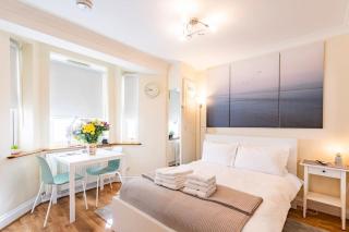 ST 1 - Newly refurbished Studio flat - close to tube 1-2 mins - Londra - 4