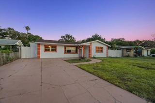 Heated Pool-King Bed-Pets OK - 4