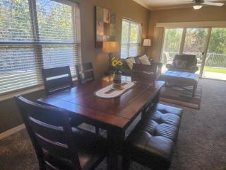 Luxury Lakeside Living- Beautiful Views - FREE TICKETS INCLUDED - MJ126 - Branson - 0