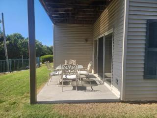 Luxury Lakeside Living- Beautiful Views - FREE TICKETS INCLUDED - MJ126 - 9