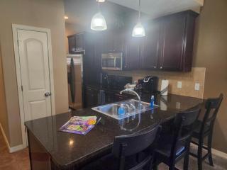 Luxury Lakeside Living- Beautiful Views - FREE TICKETS INCLUDED - MJ126 - 8