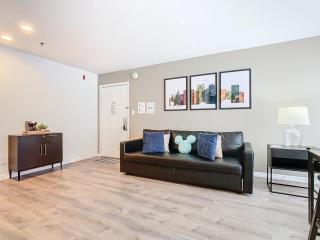 Be Our Guest! 1 Bedroom Condo Near Disney Parks! - 7