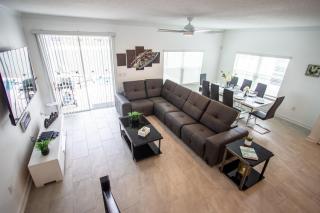 Luxury Family Retreat Walkable to the waterpark - Kissimmee - 5