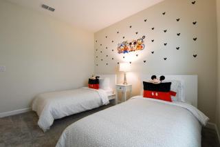Enchanted Orlando Getaway, 10 minutes from Disney - 3