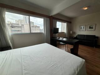 Espaçoso Flat a 5 min da Av Paulista e Metrô Paraíso - Vila Mariana - São Paulo - 4