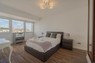 On The Beach Penthouse with Sea View - 3 bedrooms - Roof Balcony - Spa, Sauna, Gym and Pool - Sleeps 6 - Brighton & Hove - 7