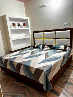 Vatsalya Bhawan Home Stay - Ayodhya - 4