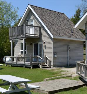 Lions Head Beach Motel & Cottages - WATERFRONT - Lion's Head - 6