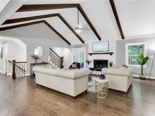 Georgia Lakeside Getaway with Private Pool - Flowery Branch - 2