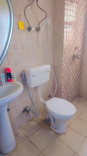 Homestay Bright and Airy Appartment - Sūrajpur - 6