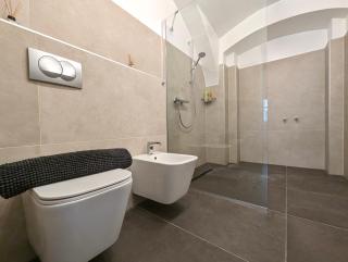 Funktastic Upper-Town Condo - Zagabria - 1