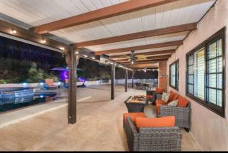 Private Escape Nestled In Hills - 4