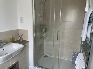 Brand New Beaulieu Haven Parking x 2 Games console Sleeps 5 - Broomfield - 2