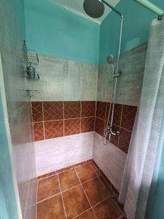 Ackee Green Rental - 3 beds large apartment or 2 beds modern apartment - 3