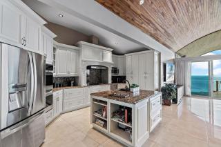 Luxury Retreat Oceanview w Fitness Studio - 9