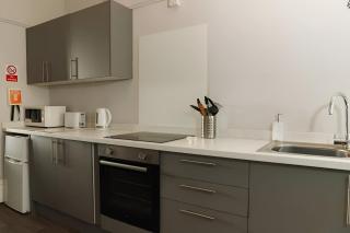 Seaside Bliss Your Perfect 1BR Wales Escape - Llandudno - 2