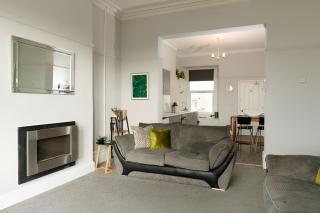 Seaside Bliss Your Perfect 1BR Wales Escape - Llandudno - 0