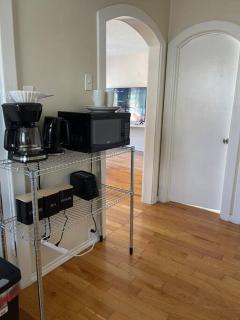 Entire Apartment - Kingston - 5