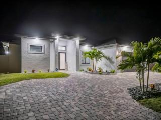 Tropicana Villa New and Luxurious Home Heated Pool - Cape Coral - 6