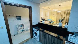 Modern Accommodations in Dunya Dubai's Heart, Dubai Mall, Dubai Fountain and Burj Khalifa Getaway, Spectacular Views, 3-5 Minutes to DUBAI MALL, Dubai Fountain & Burj Khalifa - Dubai - 4