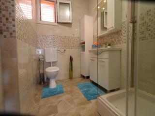 Holiday Home Adriatic View-Three Bedroom Apartment with Terrace and Sea View - 3