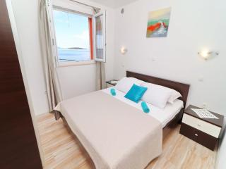 Holiday Home Adriatic View-Two Bedroom Apartment with Terrace and Sea View - 4