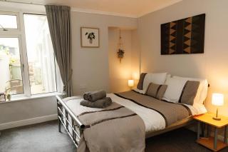 Seaside Charm 1BR Coastal Retreat in Wales - Llandudno - 7