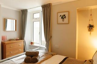 Seaside Charm 1BR Coastal Retreat in Wales - Llandudno - 4