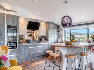 Monument House - Totland - 4