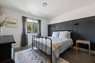 Vienna's Modern Retreat - Rapid City - 8