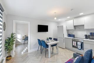 City Sophistication Chic 3-BR for Modern Living - Londra - 7
