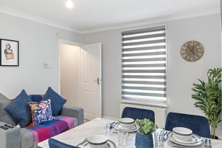 City Sophistication Chic 3-BR for Modern Living - Londra - 6