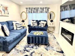 Elegant Oasis Townhome, 10 Mi to Downtown, near Airport - Atlanta - 4