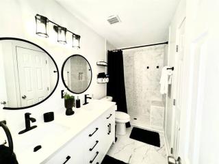 Elegant Oasis Townhome, 10 Mi to Downtown, near Airport - Atlanta - 2