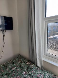 Single Room Ensuite London - 6