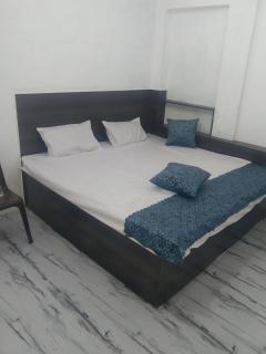 Shri Ram Dham Homestay and Lawn - Ayodhya - 3
