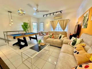 8pax3minsdrivetoJonkerTownArea - Malakka - 6