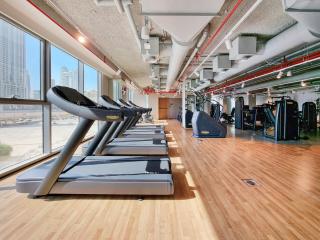 Modern 1Bed Less than 2km Walk from Burj Khalifa - Dubai - 3