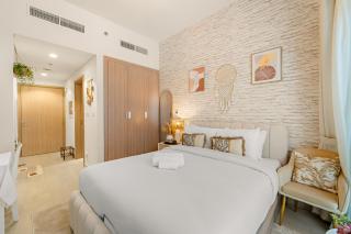 Studio with Pool, Gym, BBQ area and playground - Dubai - 9