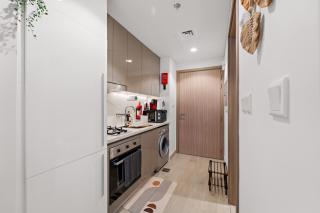 Studio with Pool, Gym, BBQ area and playground - Dubai - 3