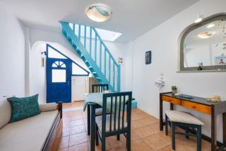 Georgia's Comfort Studio - Playa de Perivolos - 8